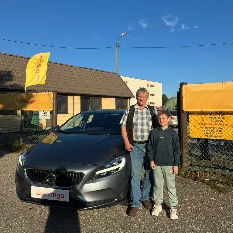 2020 Volvo V40